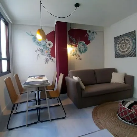 San Francisco 10 - Boutique Completos - Playa Postiguet - 2-4-6 Alicante
